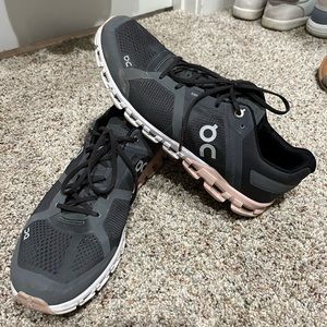 Womens OnCloud Size 10